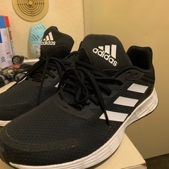 adidasシューズの画像