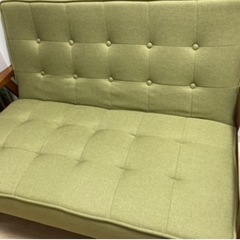 北欧風2人掛けソファの画像