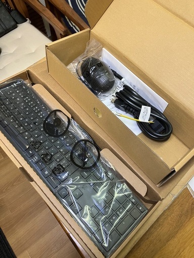 値下げしました！！HPデスクトップパソコン　キーボード・マウス付き