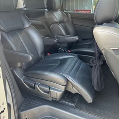 ブラック歓迎店　日産エルグランドライダー　内外装美車　平成23年式　走行9万キロ　車検２年付き　７人乗り　ナビ　テレビ　バックカメラ　アラウンドビューモニターの画像