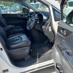 ブラック歓迎店　日産エルグランドライダー　内外装美車　平成23年式　走行9万キロ　車検２年付き　７人乗り　ナビ　テレビ　バックカメラ　アラウンドビューモニターの画像