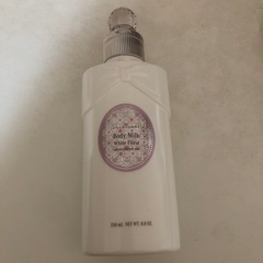 ジルスチュアート　ボディミルクの画像