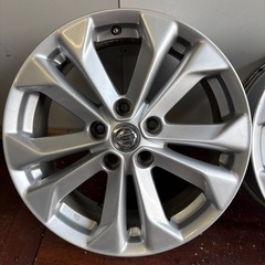 T32エクストレイル純正17インチアルミホイールの画像