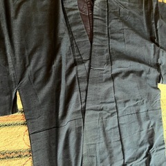 男性用着物　アンサンブル　濃紺 山の刺繍付きの画像