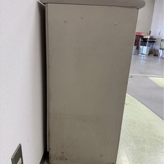 スチールカウンターの画像