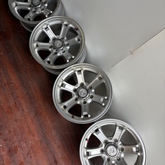 キーラー16インチ6穴アルミホイールの画像