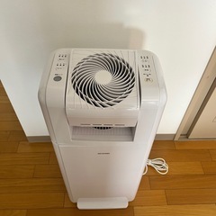 【受け渡し決定】アイリスオオヤマ　サーキュレーター付き除湿機の画像