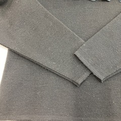 黒のニットの画像