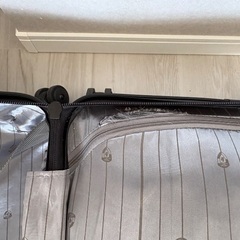 大型スーツケースの画像