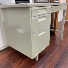 スチールデスクの画像