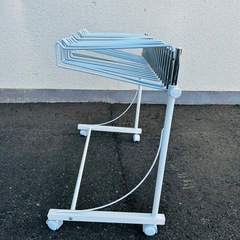 キャスター付　ズボンハンガーラック　白　高さ調整可能　スラックスハンガー　衣類収納　スイング式　20本掛けの画像