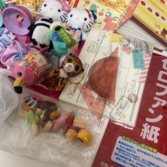 おもちゃ、ポーチ、文房具、アルバムなど雑貨まとめての画像