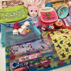 おもちゃ、ポーチ、文房具、アルバムなど雑貨まとめての画像