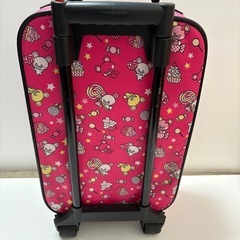 くまさん柄の可愛いスーツケースの画像