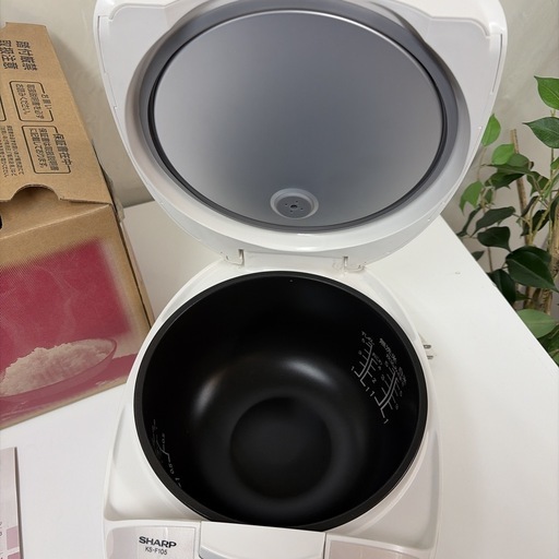 【?買取市場 3ヶ月保証】R534 ☀️未使用品！  SHARP / シャープ 炊飯ジャー 5.5合炊き KS-F105 ⭐ 通電確認