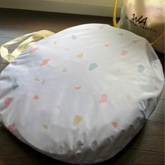 シェード付きプールの画像