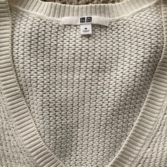 UNIQLO Vネック セーター ニット ホワイト系 長袖　M オーバーサイズ　綿100%の画像