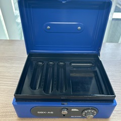 　アイリスオーヤマ　手提げ金庫の画像