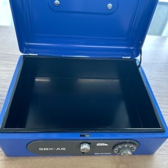 　アイリスオーヤマ　手提げ金庫の画像