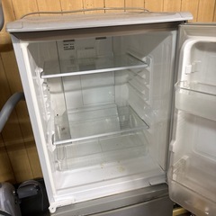 SHARP冷蔵庫の画像