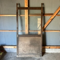 古い木製の扉　　アンティークの画像