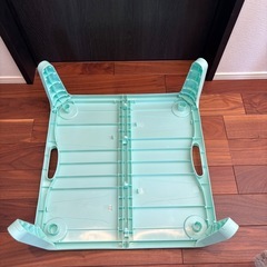 組み立て式プラスチックテーブルの画像