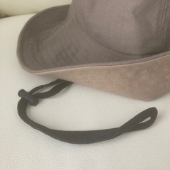 【新品】SHOO・LA・RUE あご紐付き　つば広ブリムダウンHATの画像