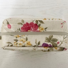 花柄ポーチの画像