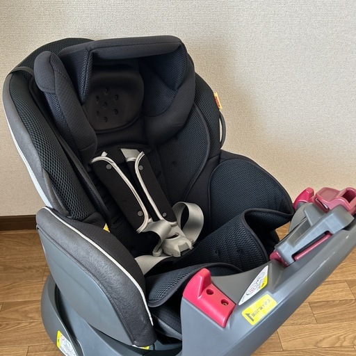 アカチャンホンポ限定　アップリカ チャイルドシート　フラディアブリーズ　ベッド型