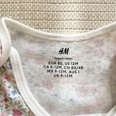 【H&M】ベビー ボディスーツ 半袖 80cm 花柄 ロンパース肌着 女の子の画像