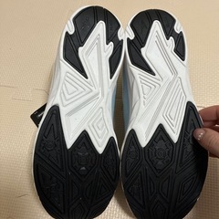 ★新品★ 
瞬足　スニーカー　ワイド 3E    23㎝の画像