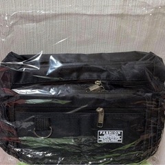 ブラック ナイロン ショルダーバッグの画像