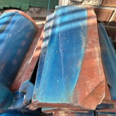 古民家リノベーションに最適！美しい青緑色の瓦（陶器瓦） の画像