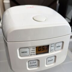 アマダナ マイコン炊飯ジャー （3合）　AT-RM11-W ホワイトの画像