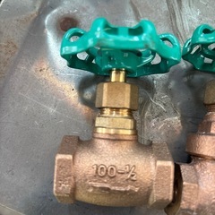 東洋バルヴ製の青銅製ゲートバルブの画像