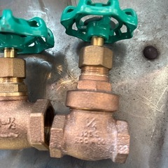 東洋バルヴ製の青銅製ゲートバルブの画像