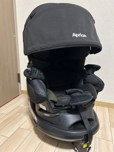 取引決定　Aprica 360°回転  チャイルドシート　