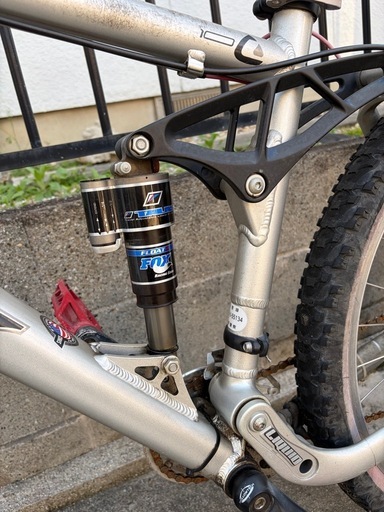 TREK Liquid フルサスマウンテンバイク 高性能パーツ多数搭載