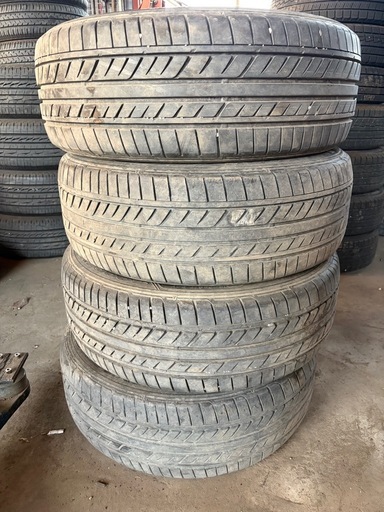 早い者勝ち！215/55R17 タイヤ4本