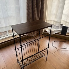 ベットサイトテーブルの画像