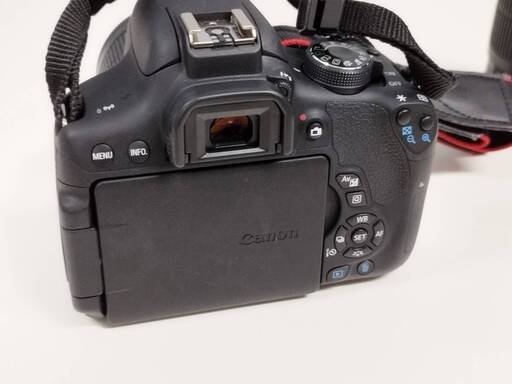 【良品】Canon EOS Kiss X8i/DS126571/ダブルズームキット/一眼レフ
