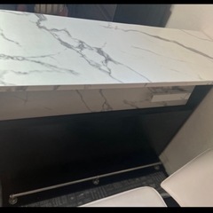 カウンターテーブルの画像