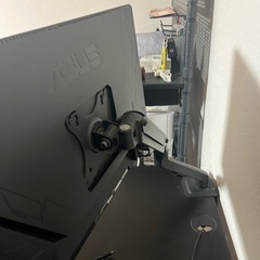 ゲーミングデスクチェア
モニターセットの画像