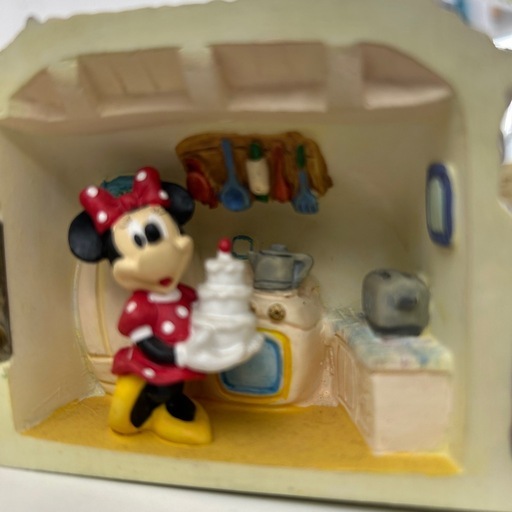 東京ディズニーランド トゥータウン ミニーのいえ 置物【07476】