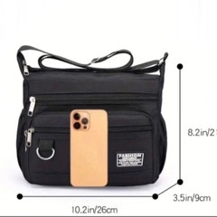 ブラック ナイロン ショルダーバッグの画像