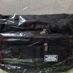 ブラック ナイロン ショルダーバッグの画像