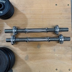 【IROTEC】ダンベルセット シャフト付き プレート多数 の画像