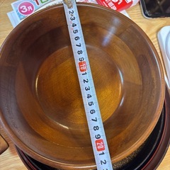木製ボウルとプレートセットの画像