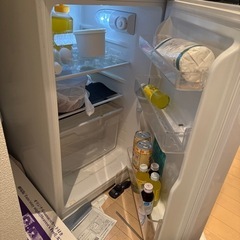 【無料/0円】ハイアール 2ドア冷蔵庫（白）差し上げます。4月中旬〜下旬に引き取り可能な方の画像