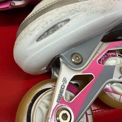 ローラーブレード　ピンク　22.5〜24.5センチ
の画像